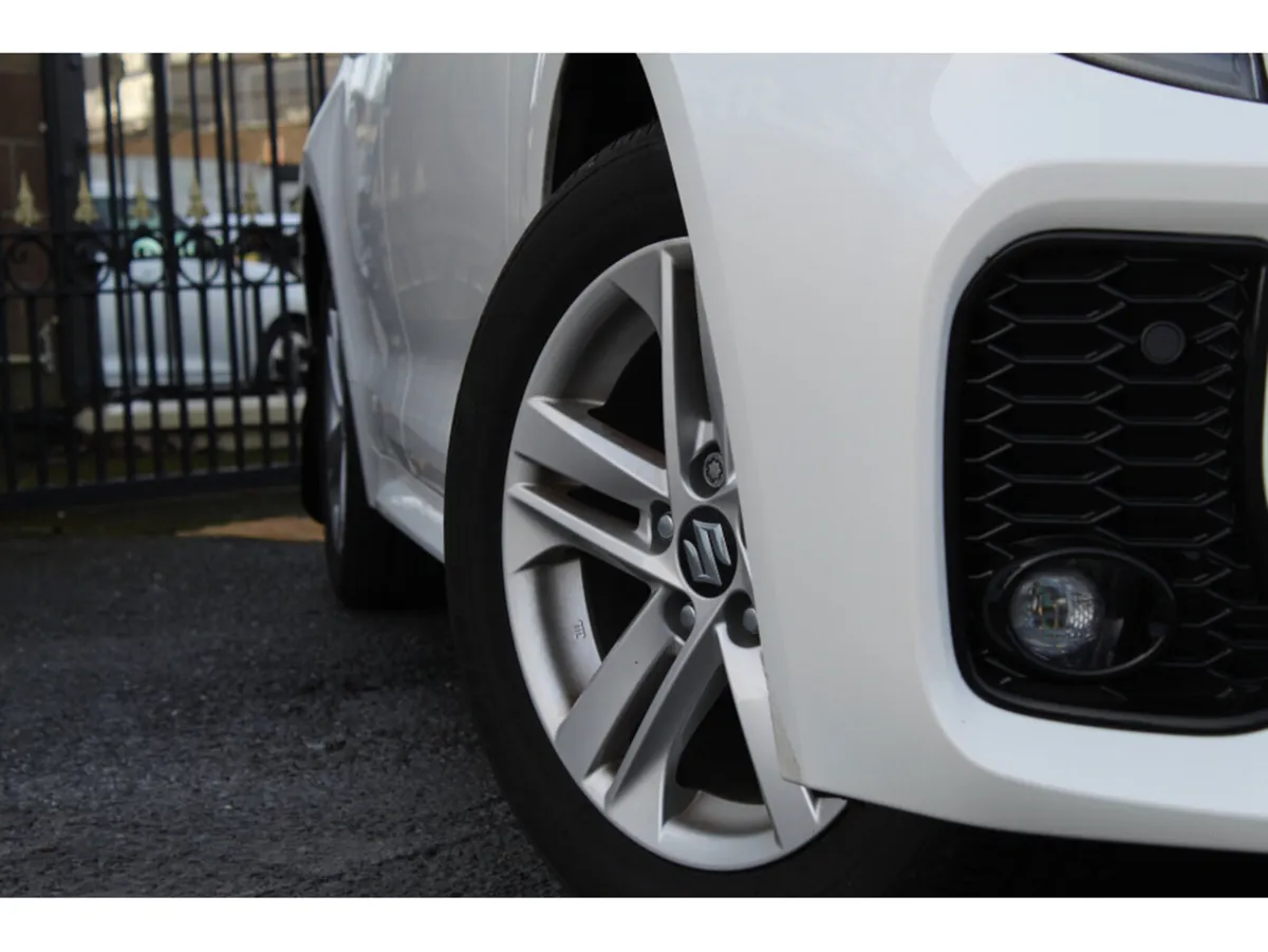 Suzuki Swace 1.8 HYBRID MOTION CVT *Remainder 10yr - Image 2