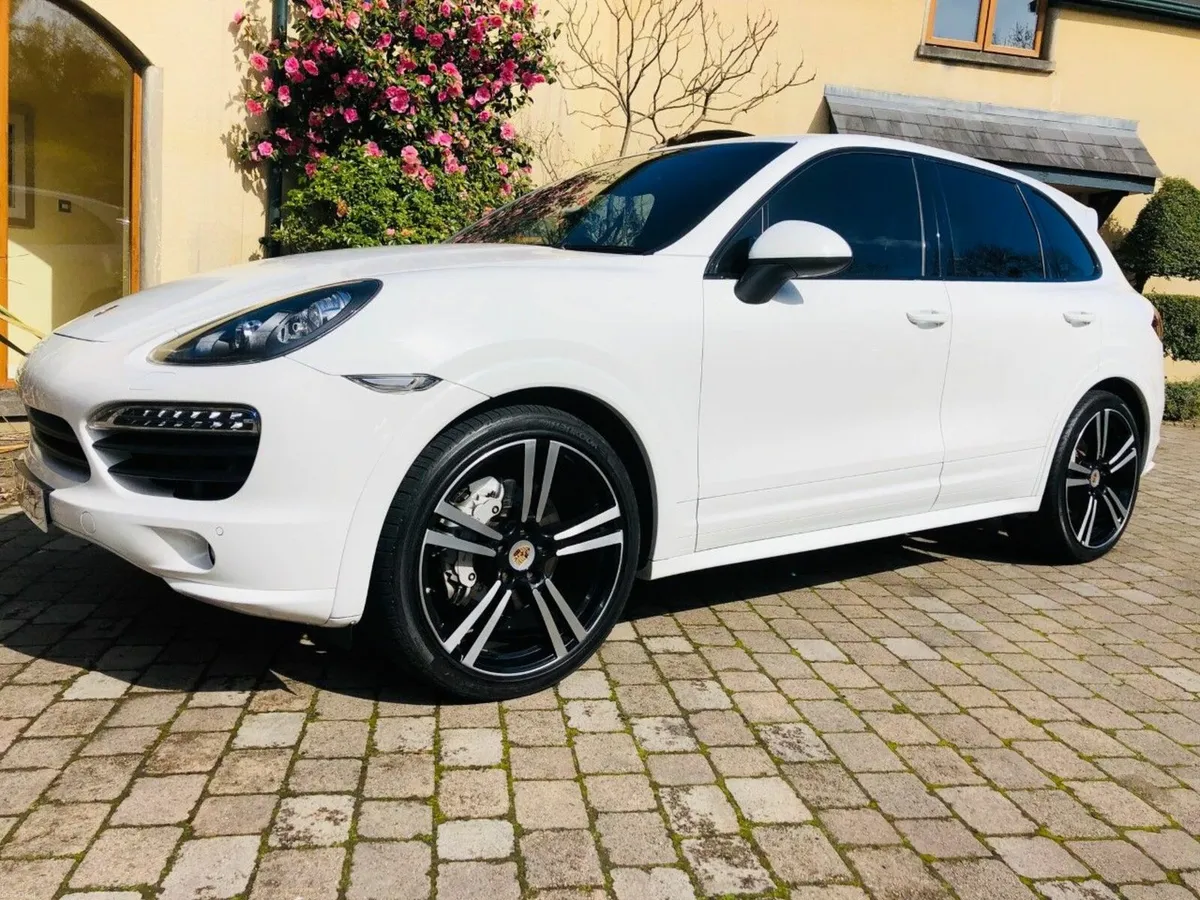 Porsche Cayenne 4.2 V8 Diesel - Mega Spec 500 BHP - Image 2