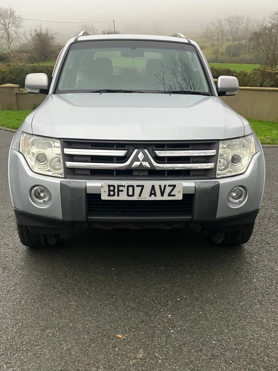 07 Mitsubishi shogun - Image 2