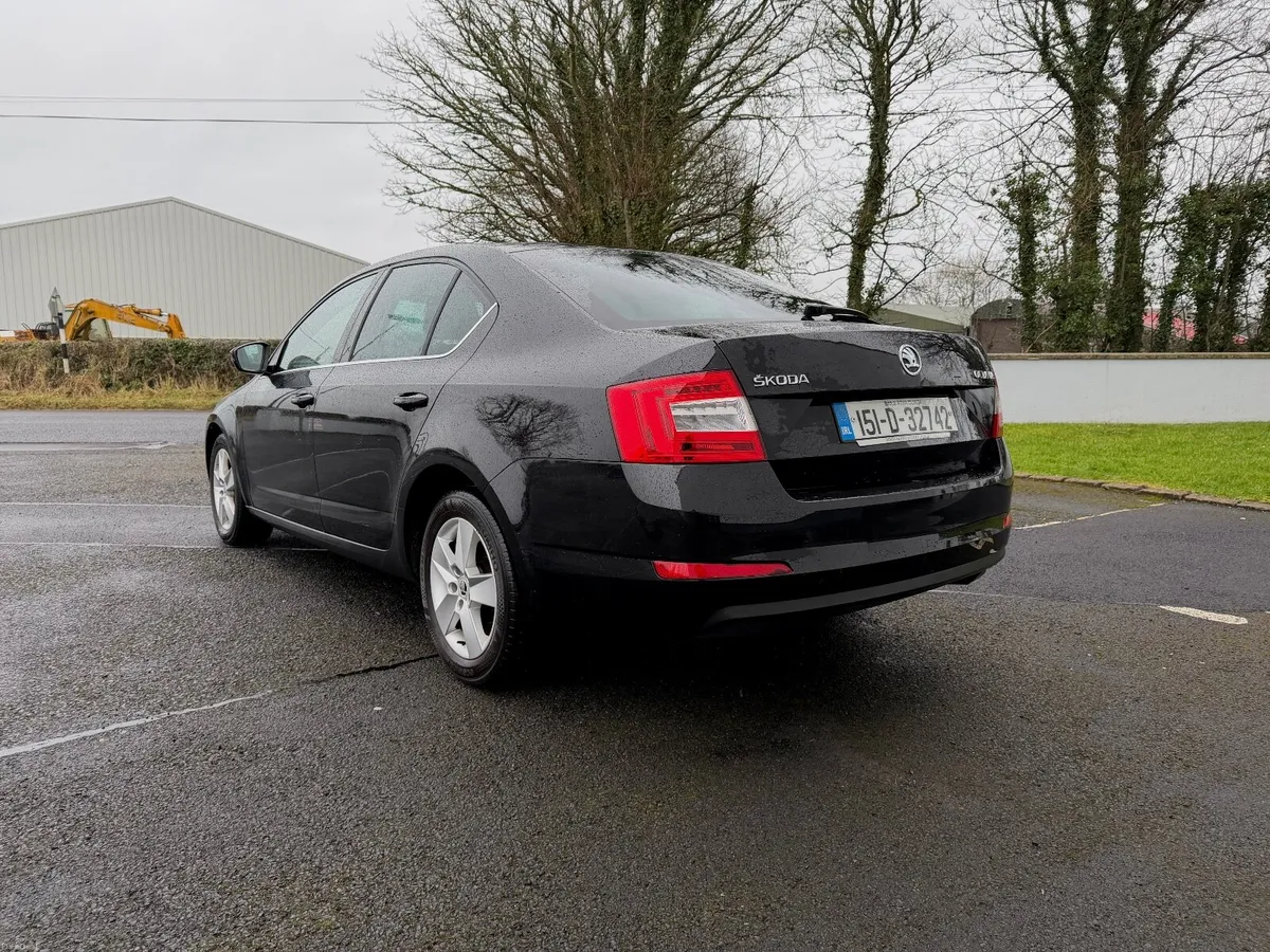VERY CLEAN SKODA OCTAVIA AMB 1.6 TDI – AUTOMATIC - Image 4