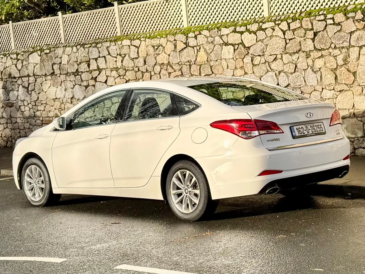 Hyundai i40 NCT - 09/27 Tax - 01/26 - Image 3