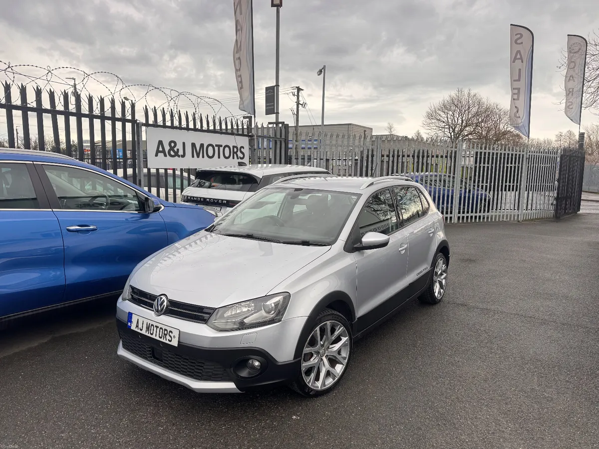 15 VW POLO CROSS 1.2 AUTOMATIC - Image 1