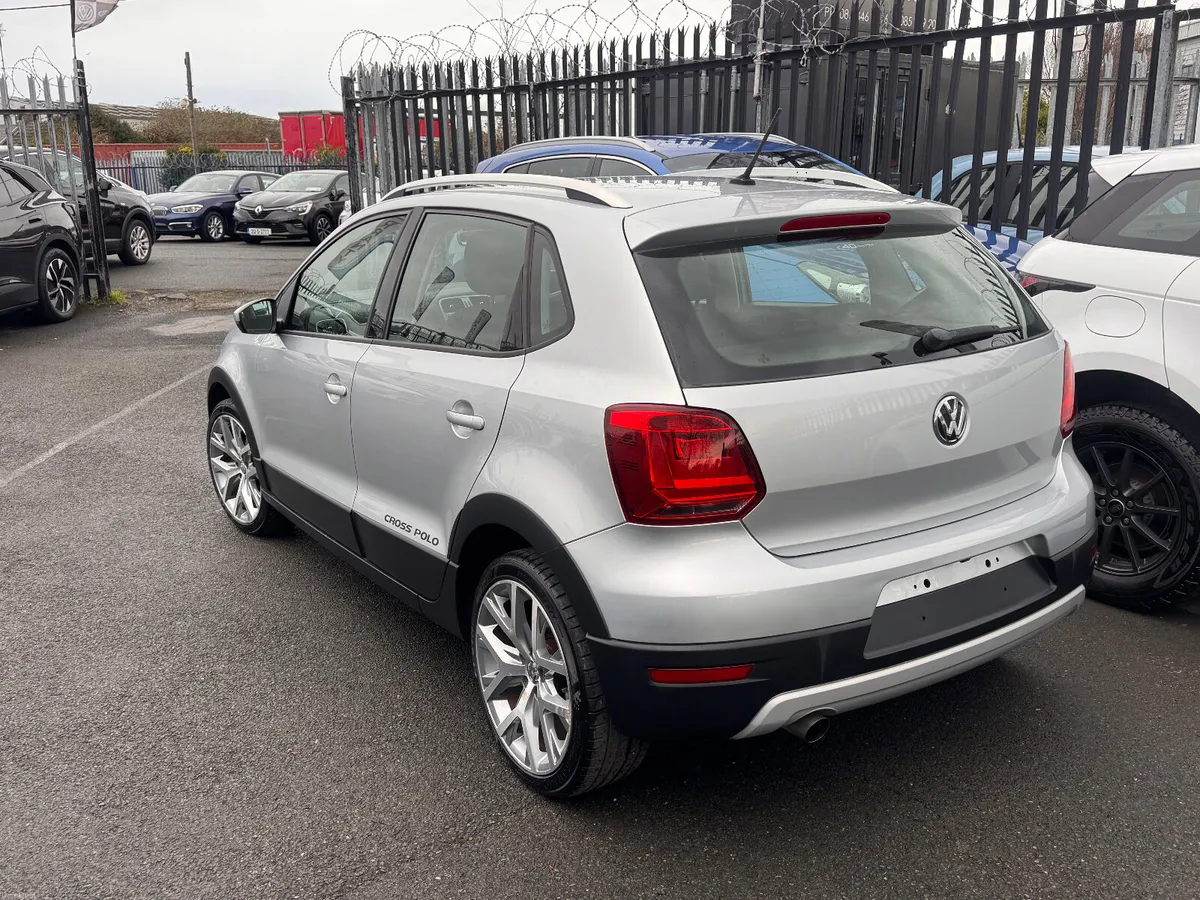 15 VW POLO CROSS 1.2 AUTOMATIC - Image 4