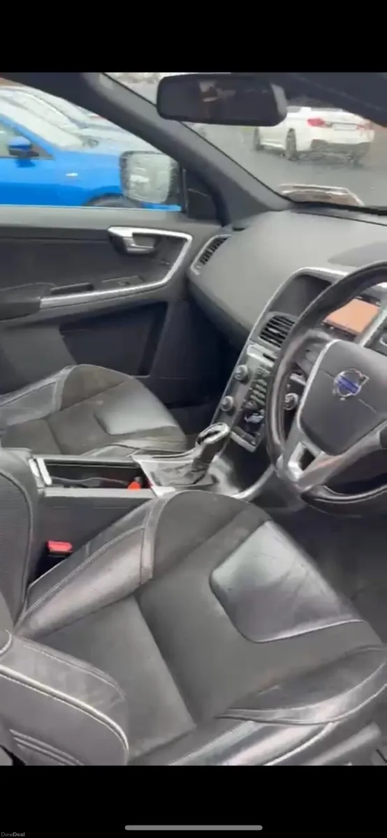 Volvo XC60 2017 R-Design Automatic - Image 4