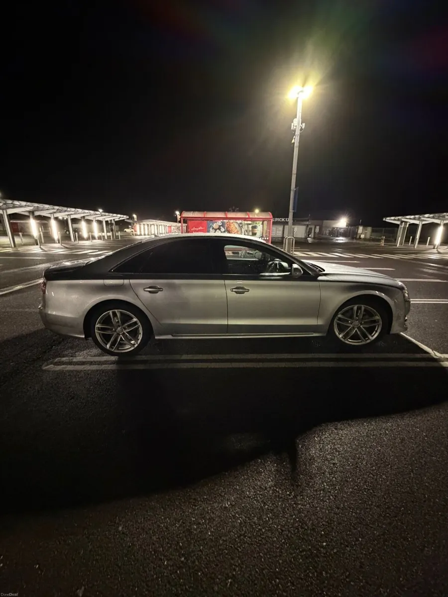 Audi A8 - Image 2