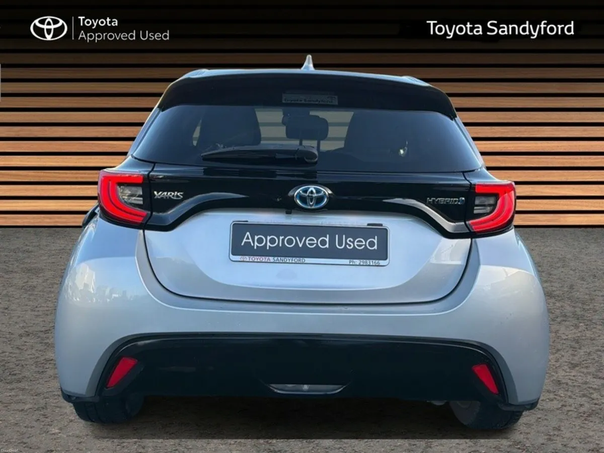 Toyota Yaris PLATINUM // FULL LEATHER // AIR CON / - Image 4