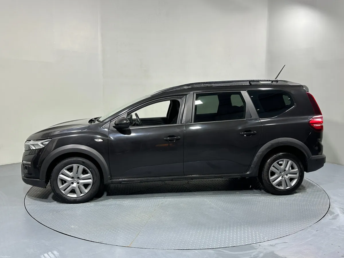 Dacia Jogger Comfort Petrol 7 Seater 1.0 221 - Image 4