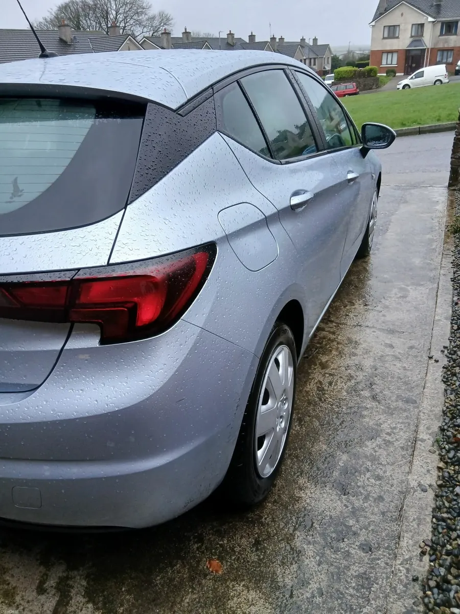 Opel Astra 2017 - Image 4