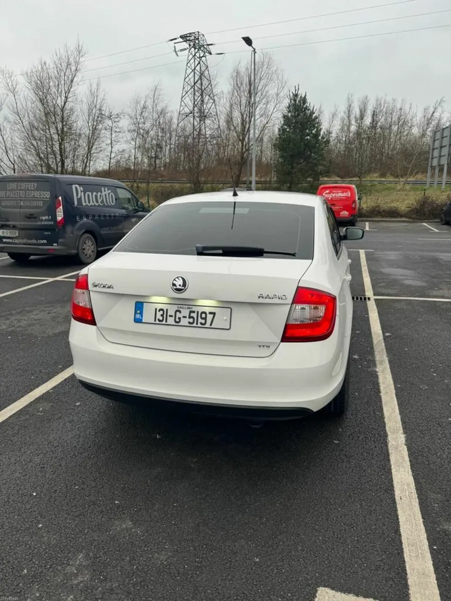 Skoda Rapid 2013 - Image 2