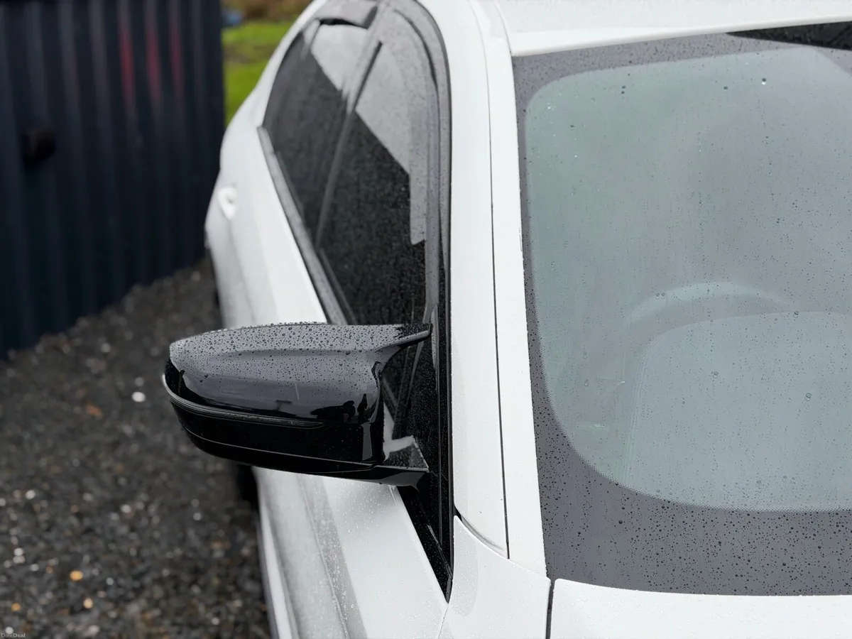 2017 (172) BMW 520d G30 M-Sport - Image 2