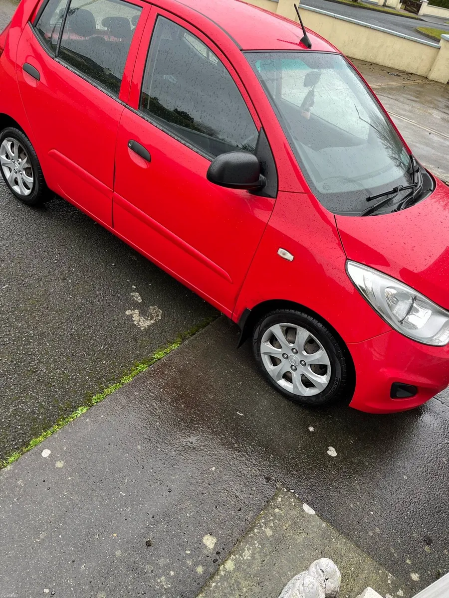 Hyundai i10 Manual - Image 1