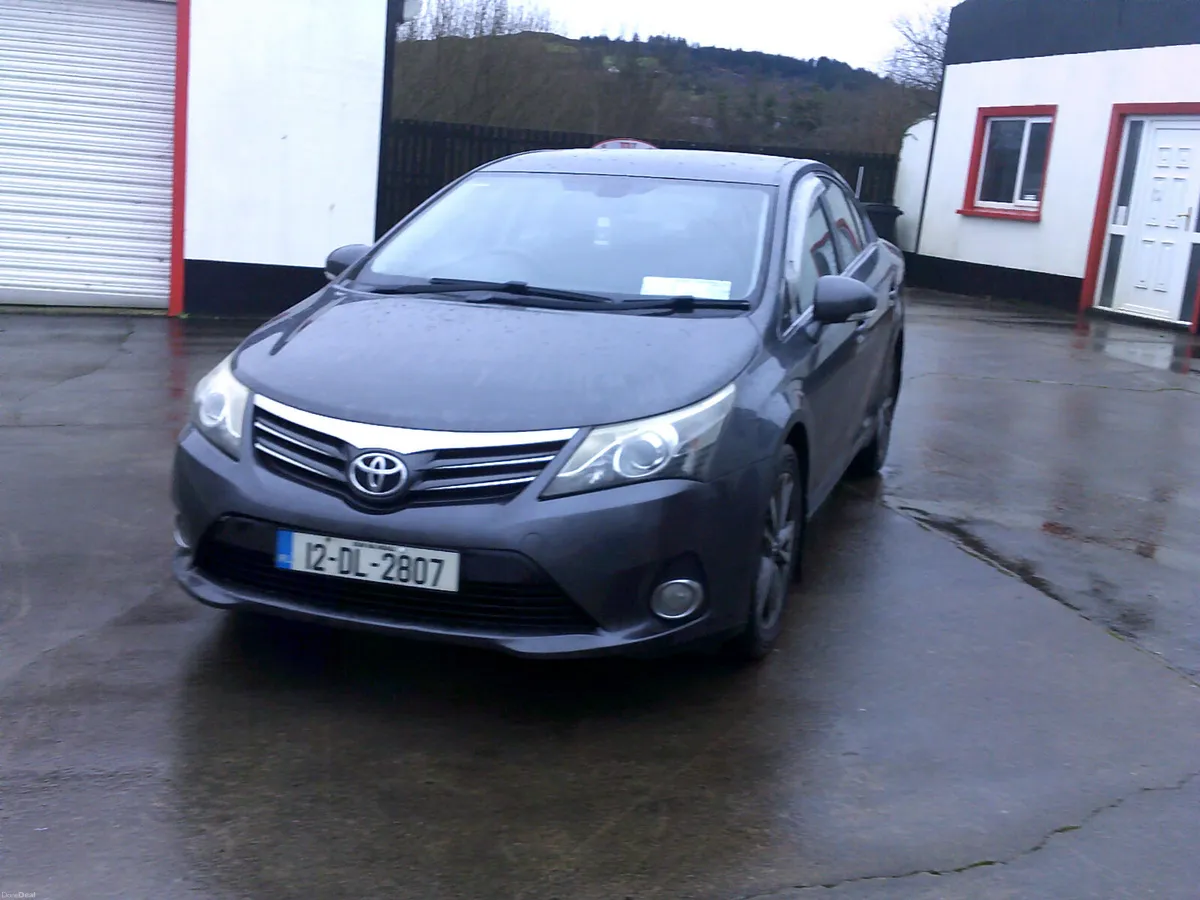 Toyota Avensis 2012 - Image 2