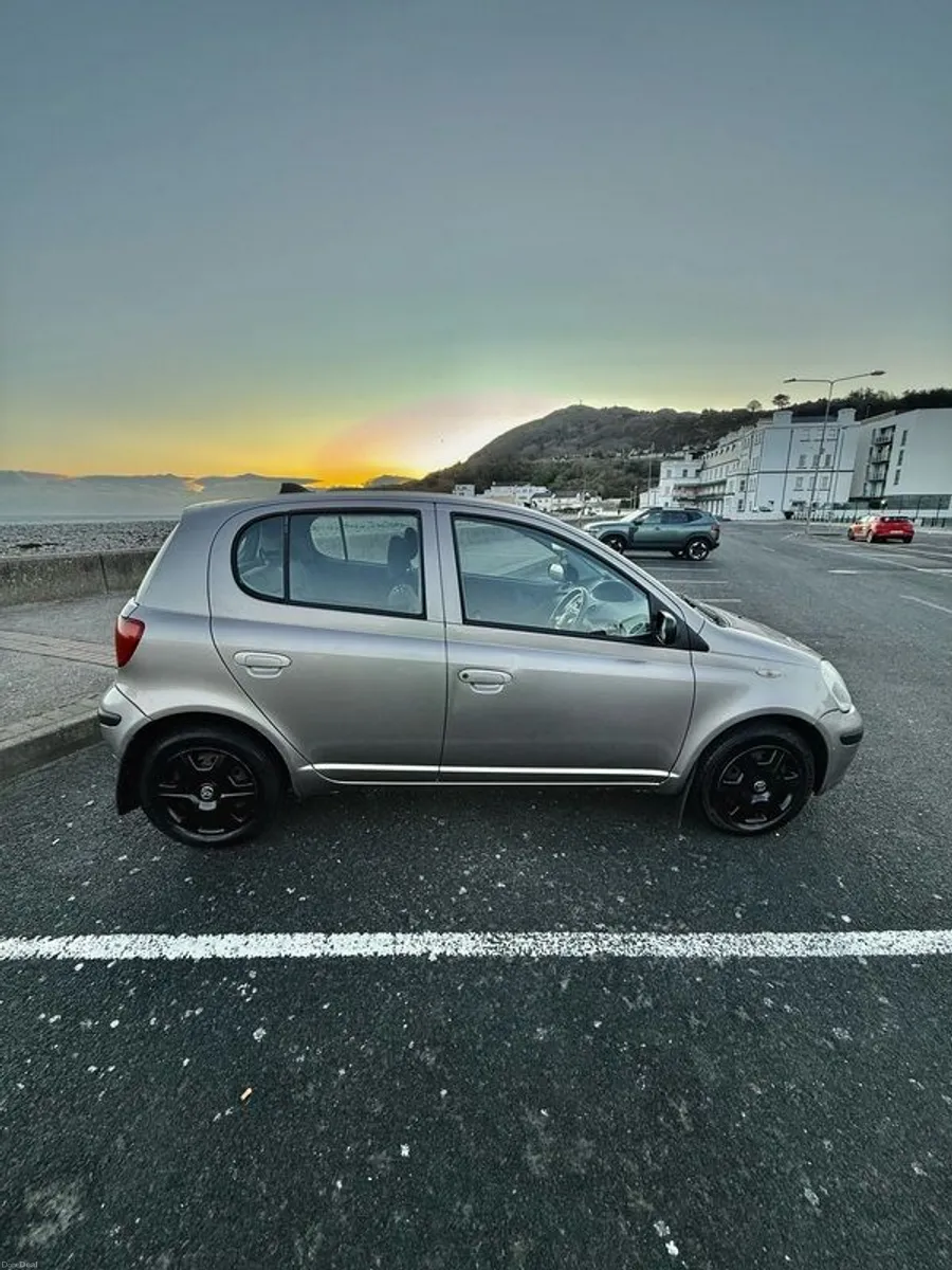 2003 Toyota Yaris - Image 2
