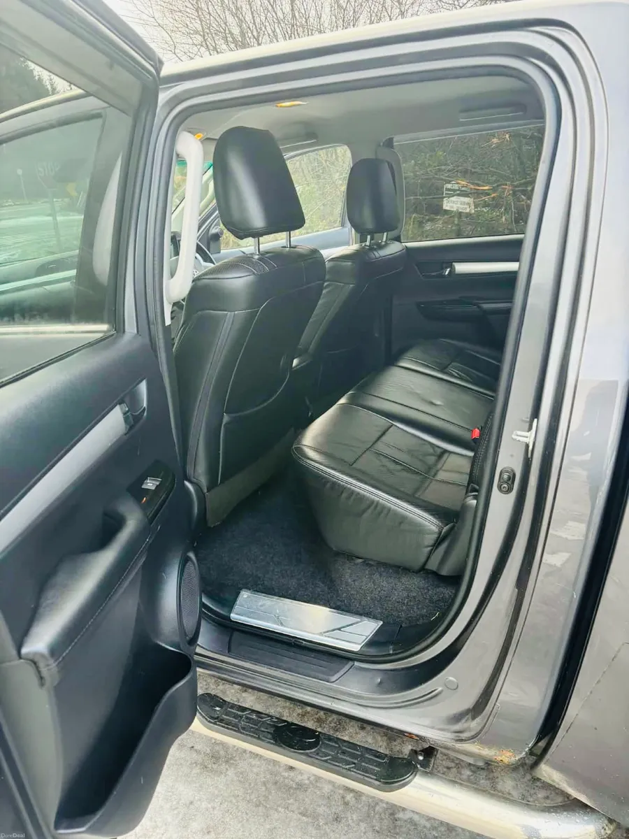 2017 Toyota Hilux Invincible X - Image 4