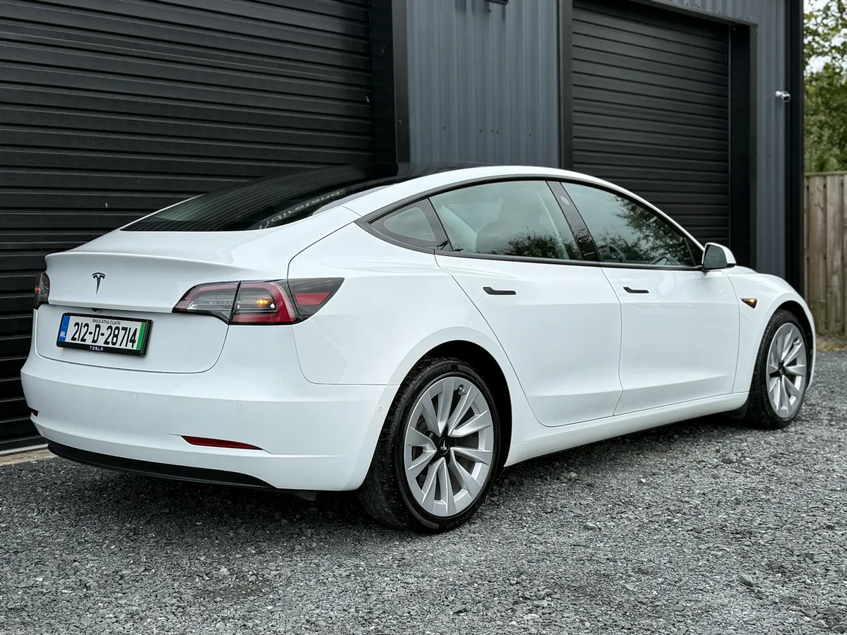 212 Tesla Model 3 Standard Range Plus - Image 3