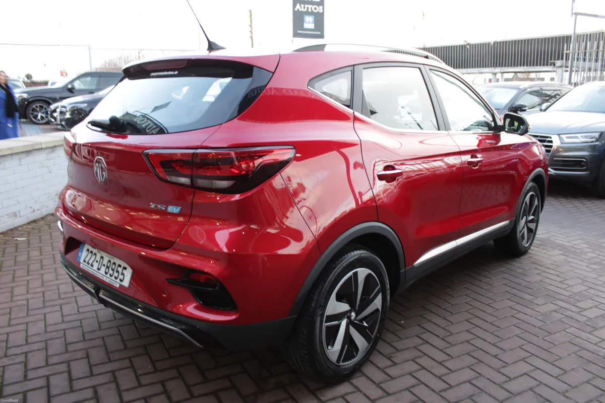 ZS EV LR EXCLUSIVE PANORAMIC ROOF 72.6 KWH 5DR EST - Image 4