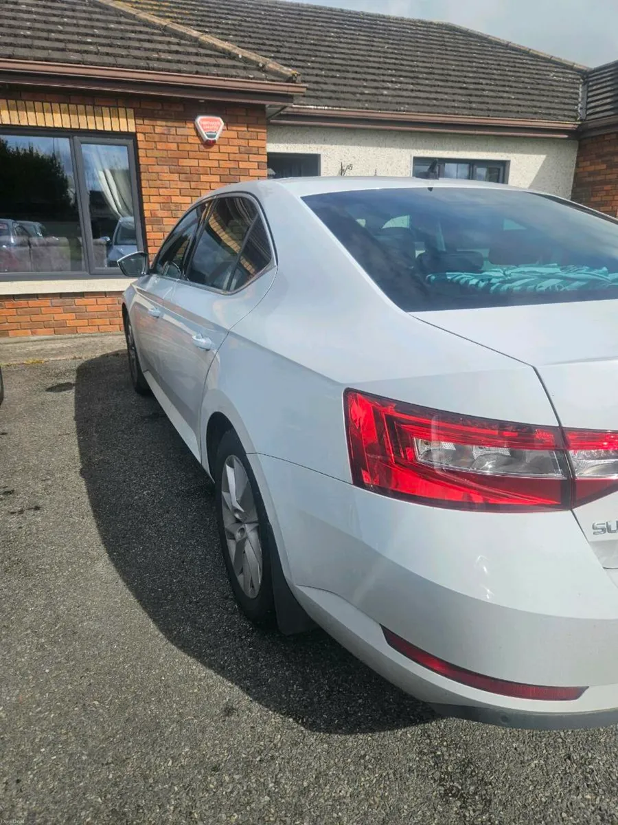 Skoda Superb 2.0 Diesel - Image 2