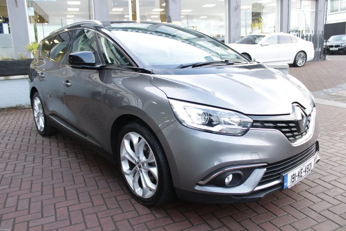 ICONIC BLUE 7 SEATER MPV / 1 OWNER WITH 53295MILES - Image 2