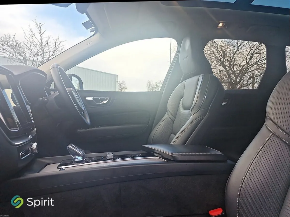 Volvo XC60 T8 "Plug In Hybrid" Inscription AWD, Fu - Image 4