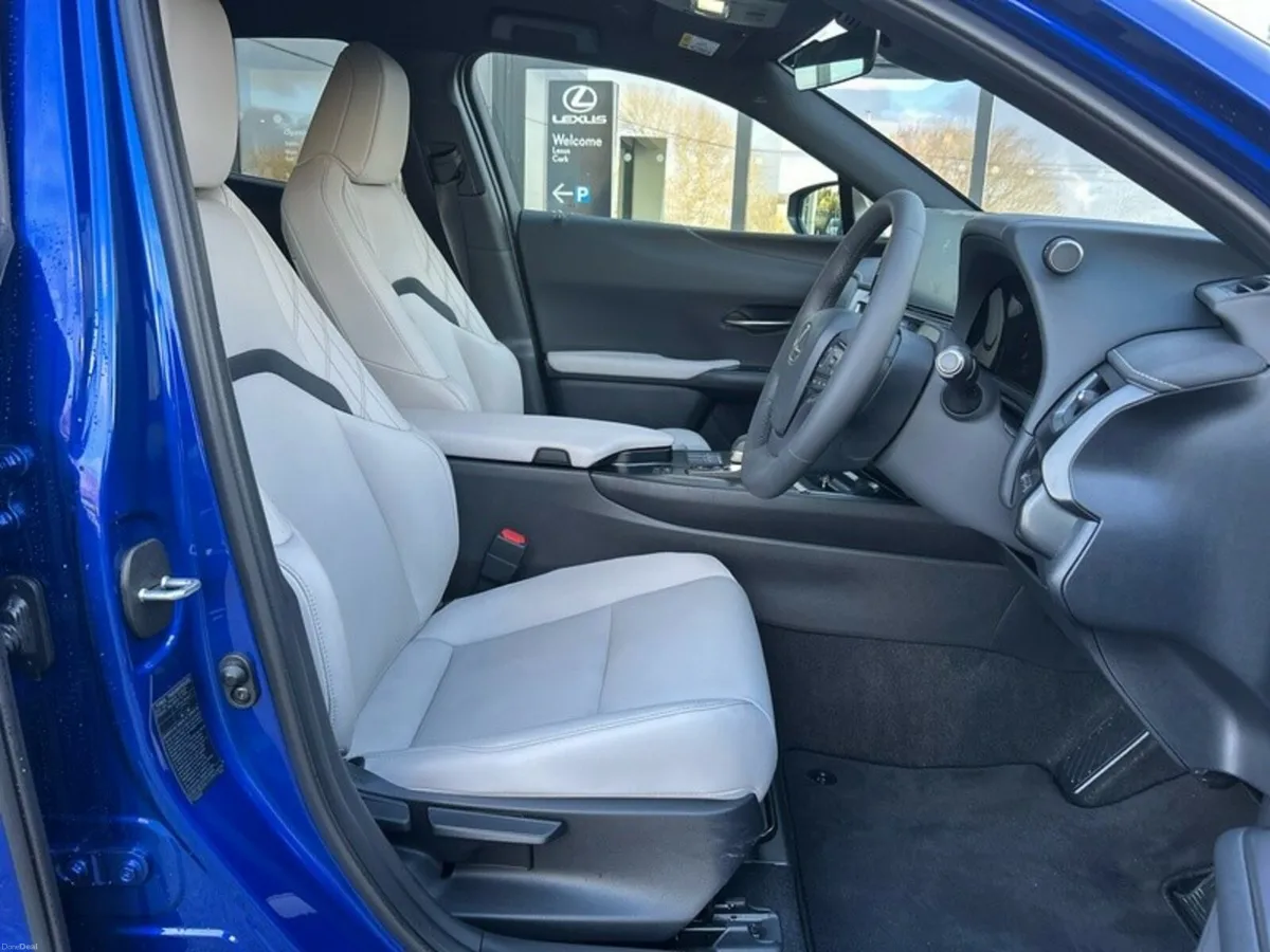 Lexus UX UX300H F SPORT DESIGN - Image 6