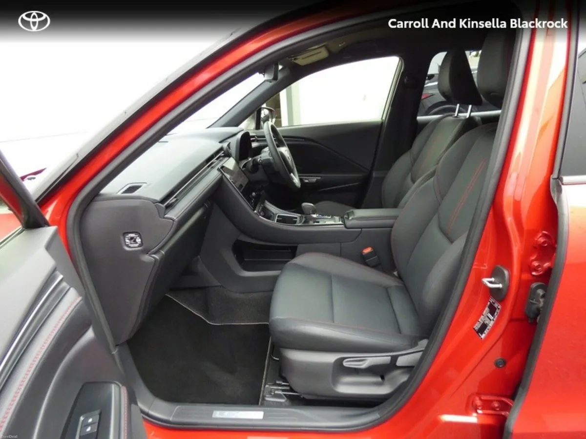 Lexus LBX Hybrid Emotion - Image 6
