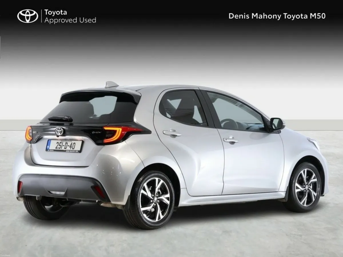 Toyota Yaris Sport Hybrid - Image 2