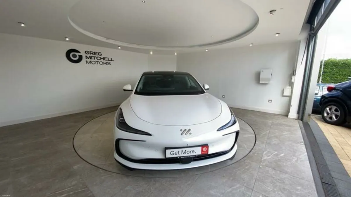 Other Other 300kW Long Range 100kWh 5dr Auto - Image 2