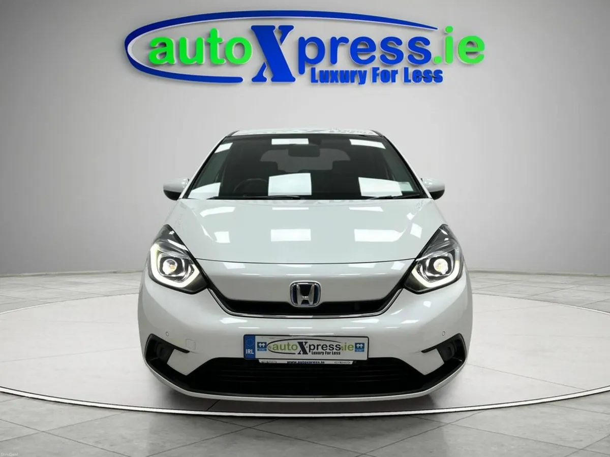 Honda Fit 1.5 E:HEV HOME Automatic, Reversing came - Image 3