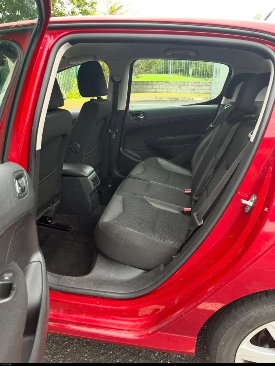 Peugeot 308 2012 - Image 2