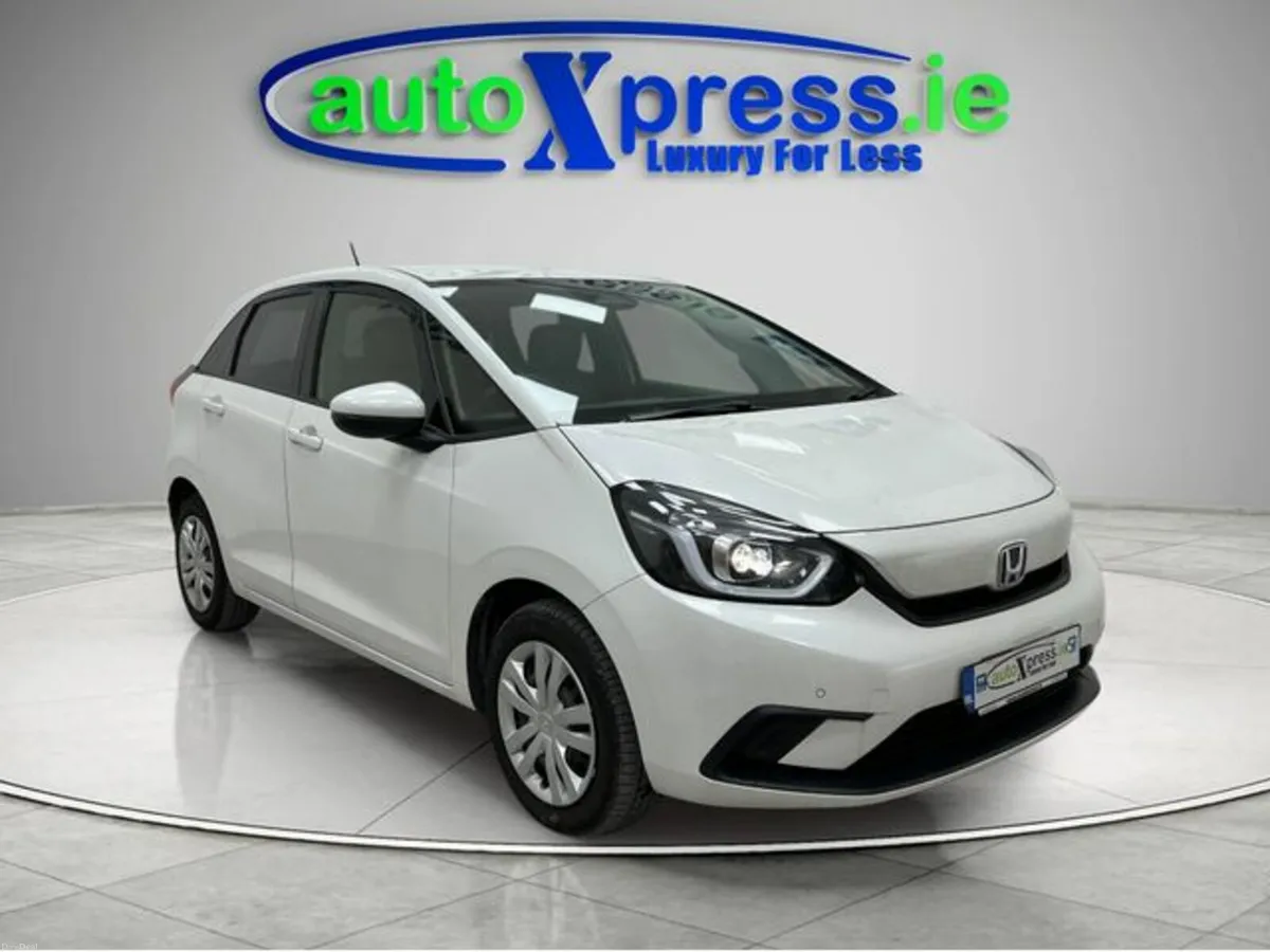Honda Fit 1.5 e:HEV BASIC Automatic, Reversing cam - Image 1