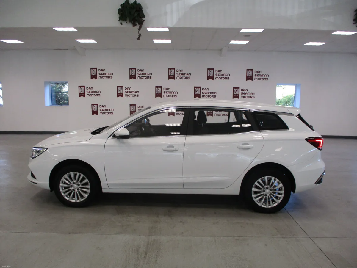 MG MG5 2022 STATION WAGON - Image 1