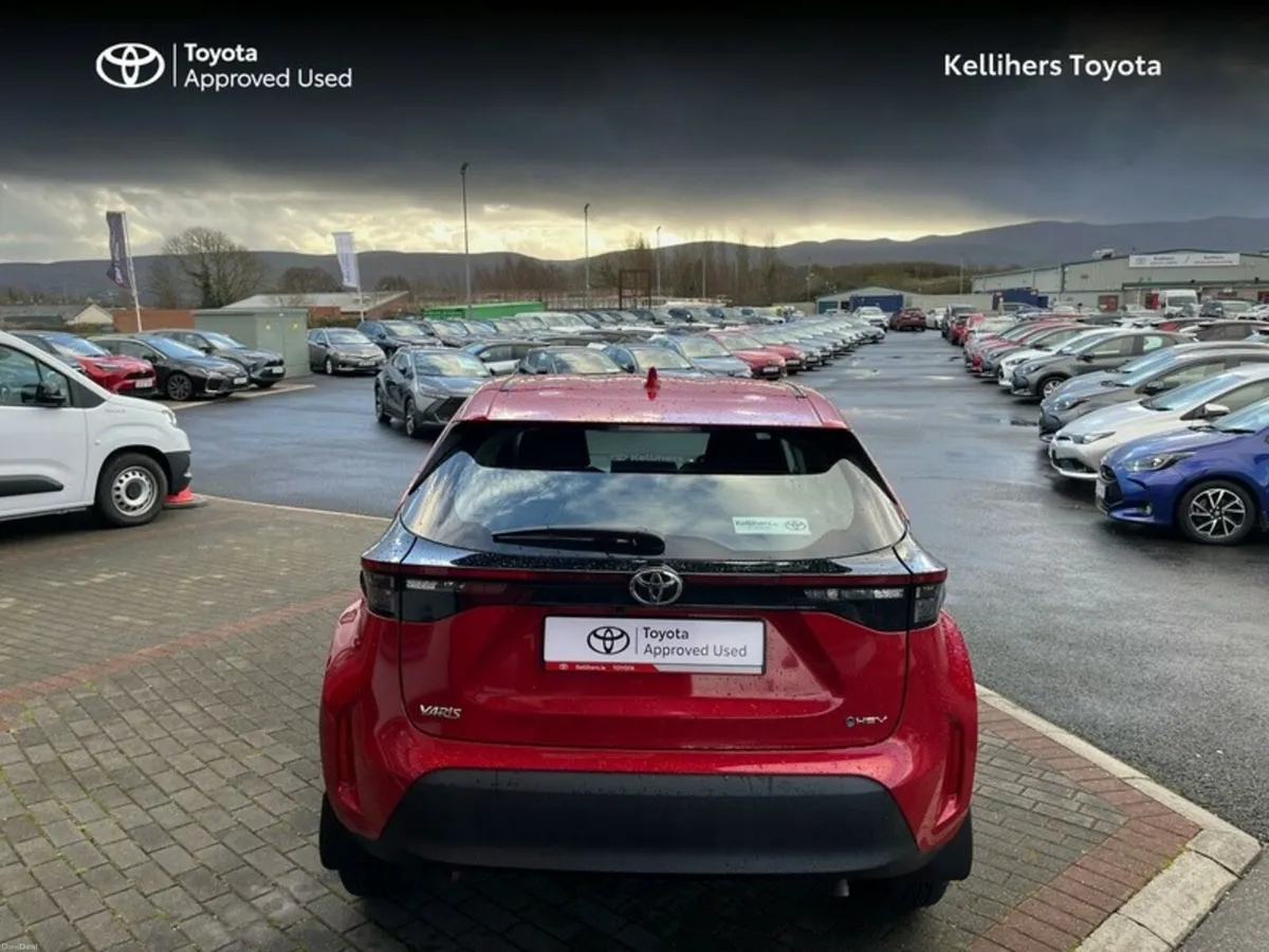 Toyota Yaris Cross YARIS CROSS LUNA - Image 4