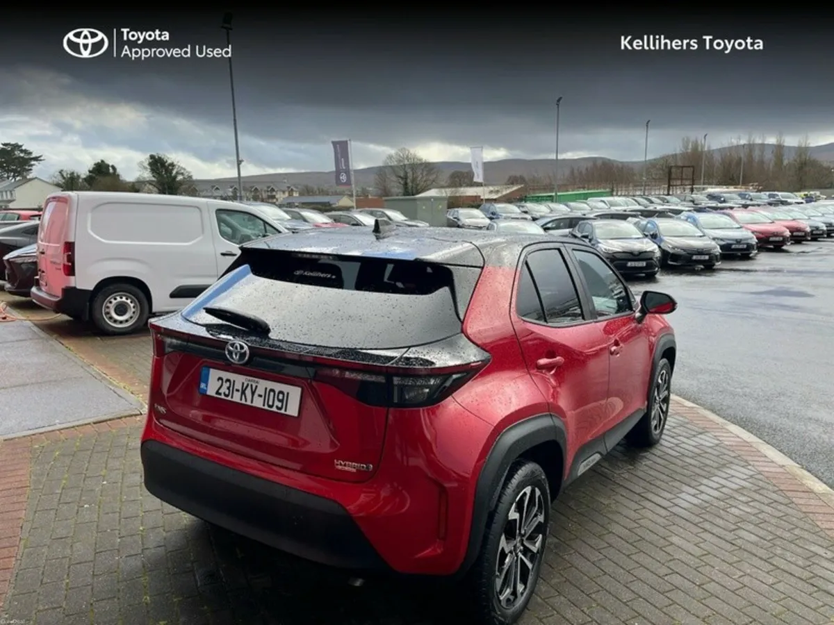 Toyota Yaris Cross HYBRID ELECTRIC LUNA SPORT - Image 2