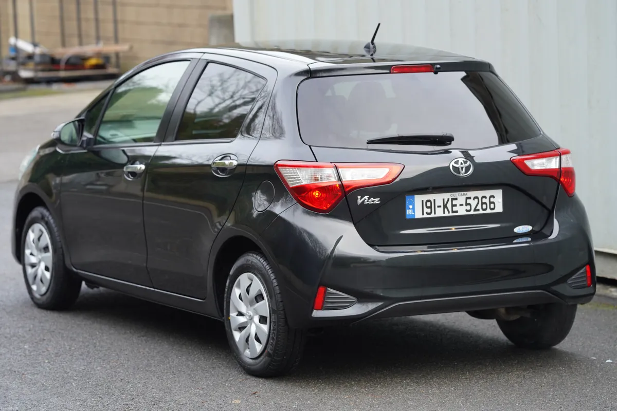 Toyota Vitz 2019 Automatic - Image 4