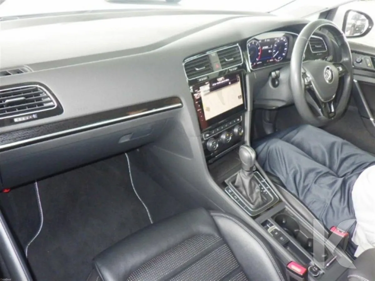 Volkswagen Golf HIGH LINE MEISTER - FULL BLACK LEA - Image 3