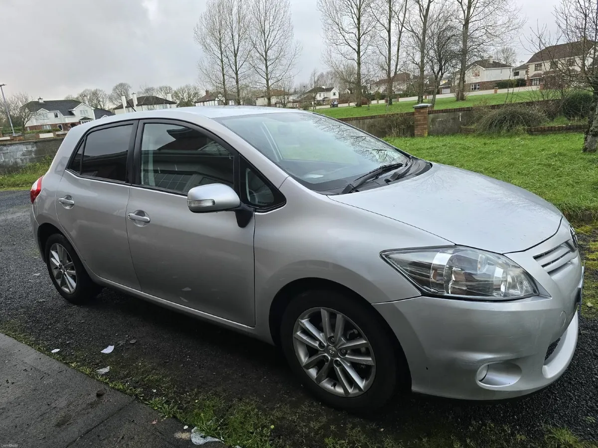 Toyota Auris 2011 automatic sport - Image 1