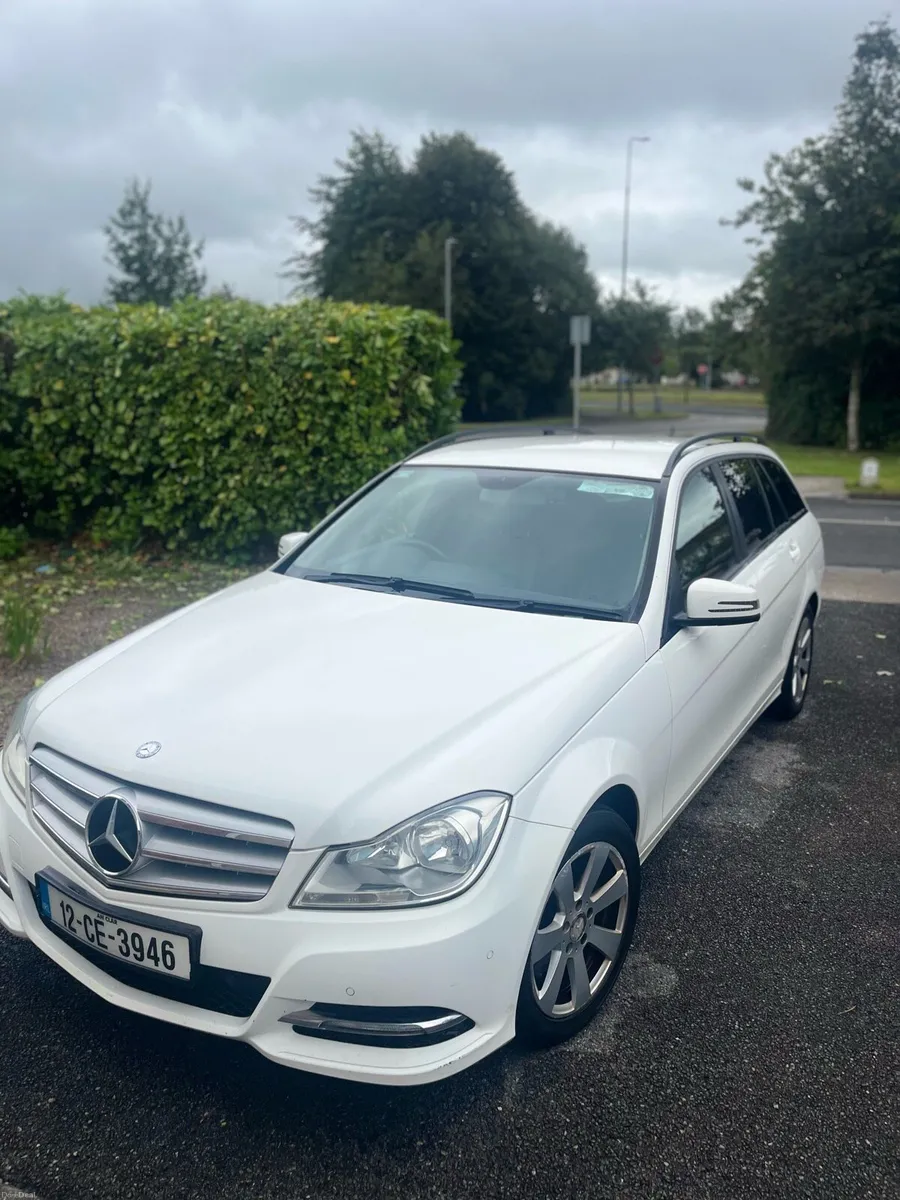 Mercedes 220 estate - Image 1