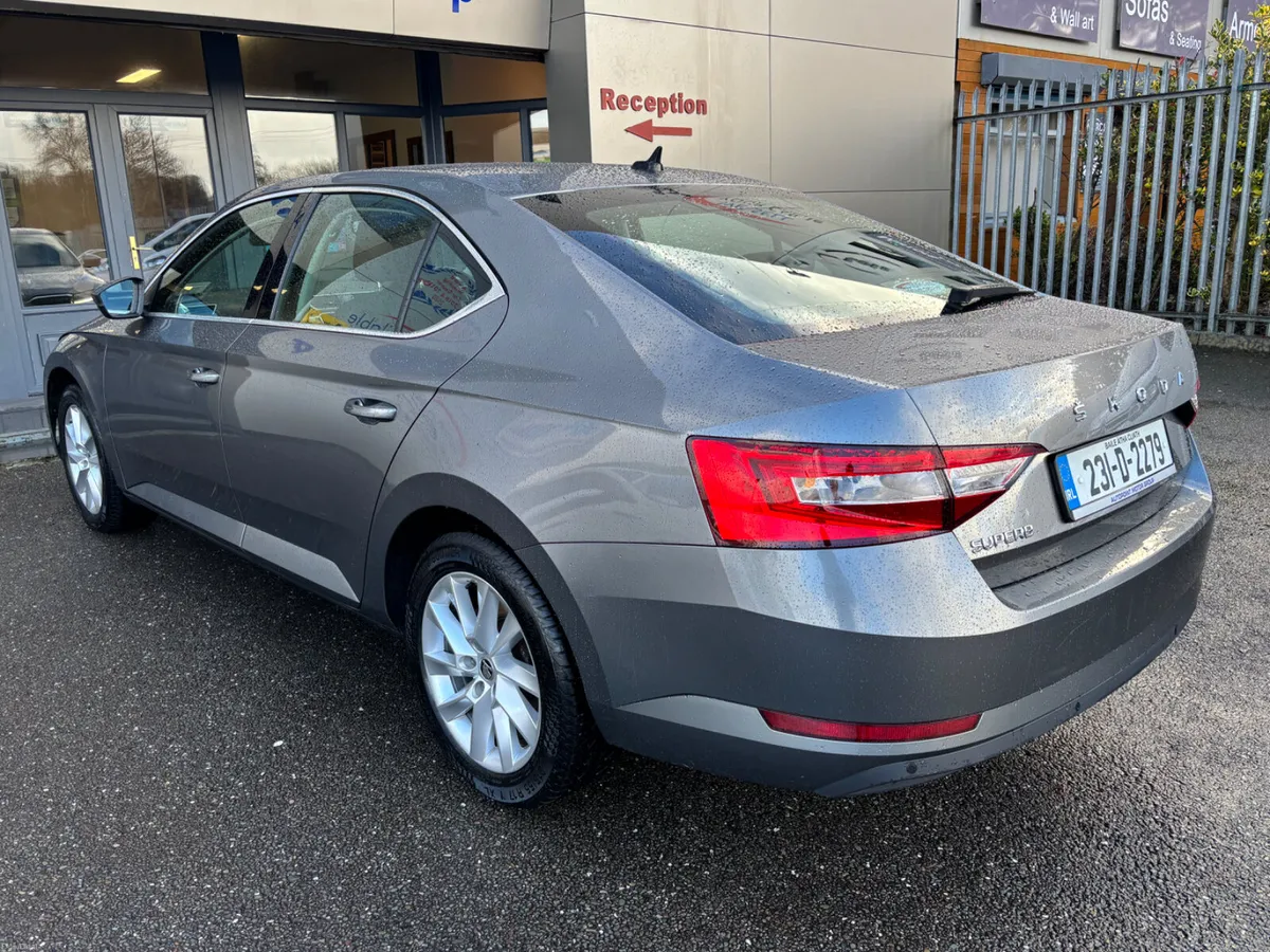 2.0 TDI AMBITION DSG (150BHP) - SAVE 2000eur - Image 3