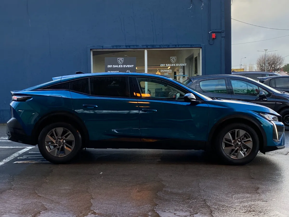 Peugeot 408 Hybrid 145BHP e-DCS6 Allure Auto - Image 2