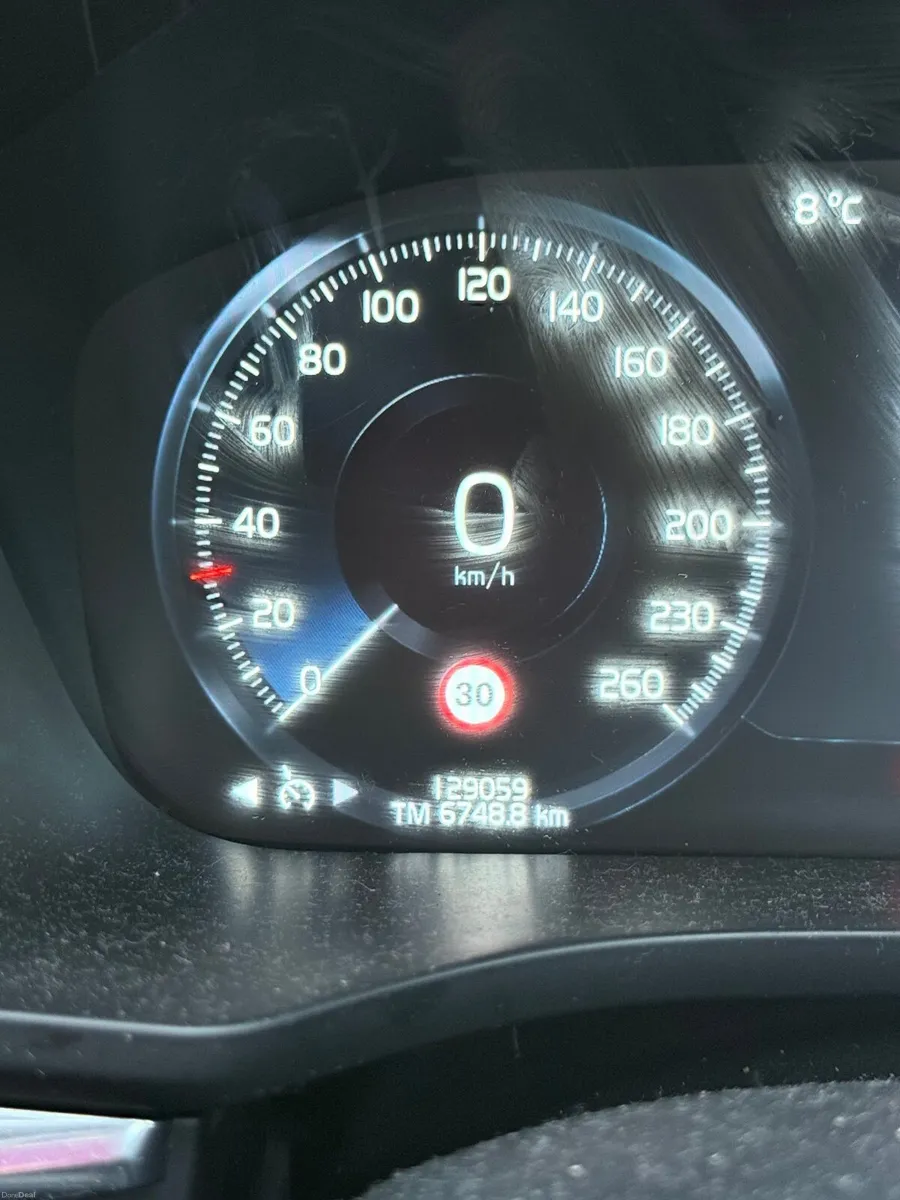 Volvo XC60 2021 - Image 2