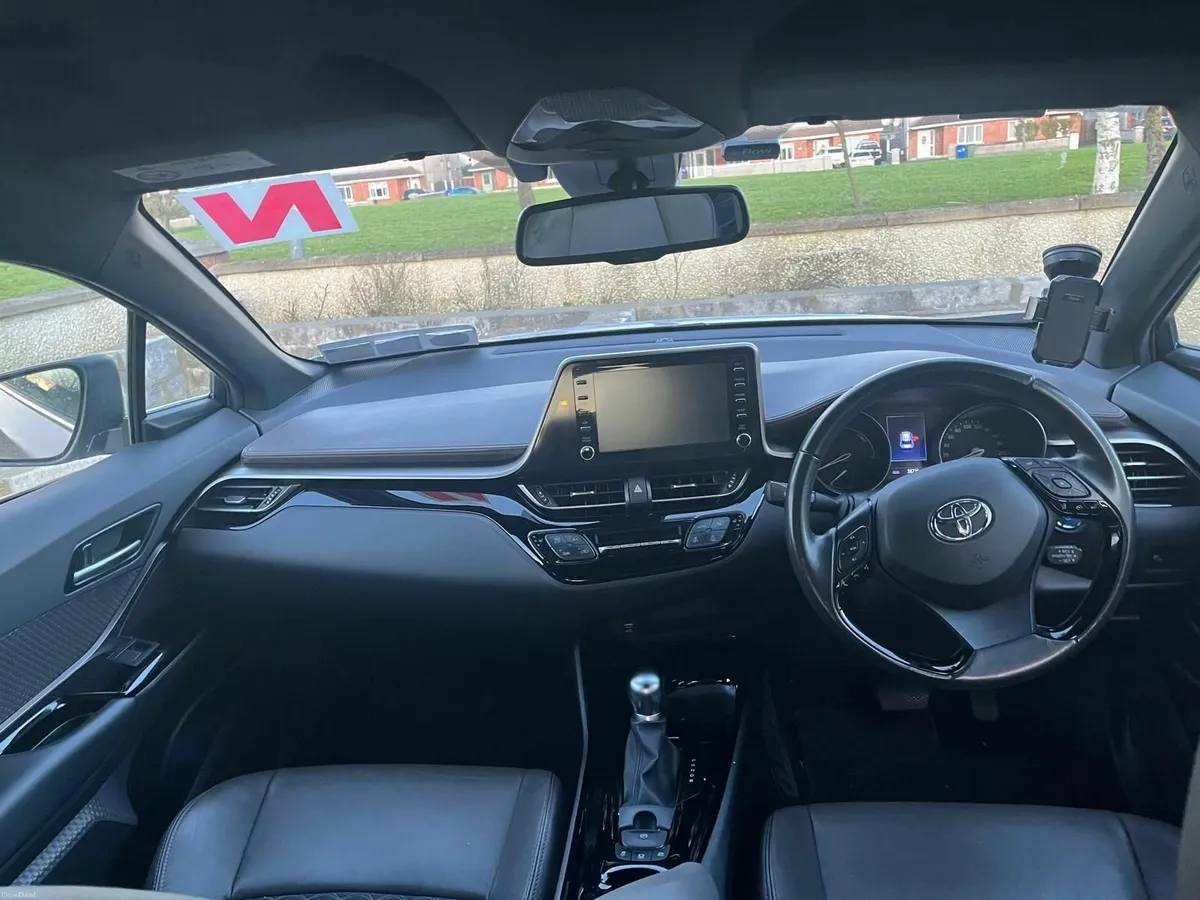 Toyota C-HR sol 2021 1.8 Hybrid - Image 3