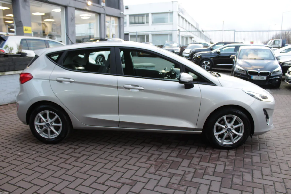 1.5TDCI TITANIUM EDITION  5DR  HATCHBACK // IMMACU - Image 3