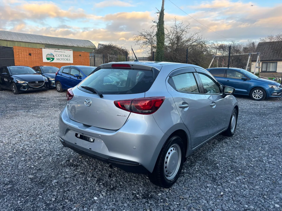 Mazda 2 Auto *FR/REAR PARKING SENSORS* - Image 4