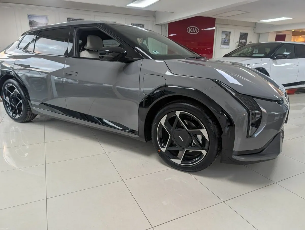 Kia EV4 GT Line Fastback - Image 4
