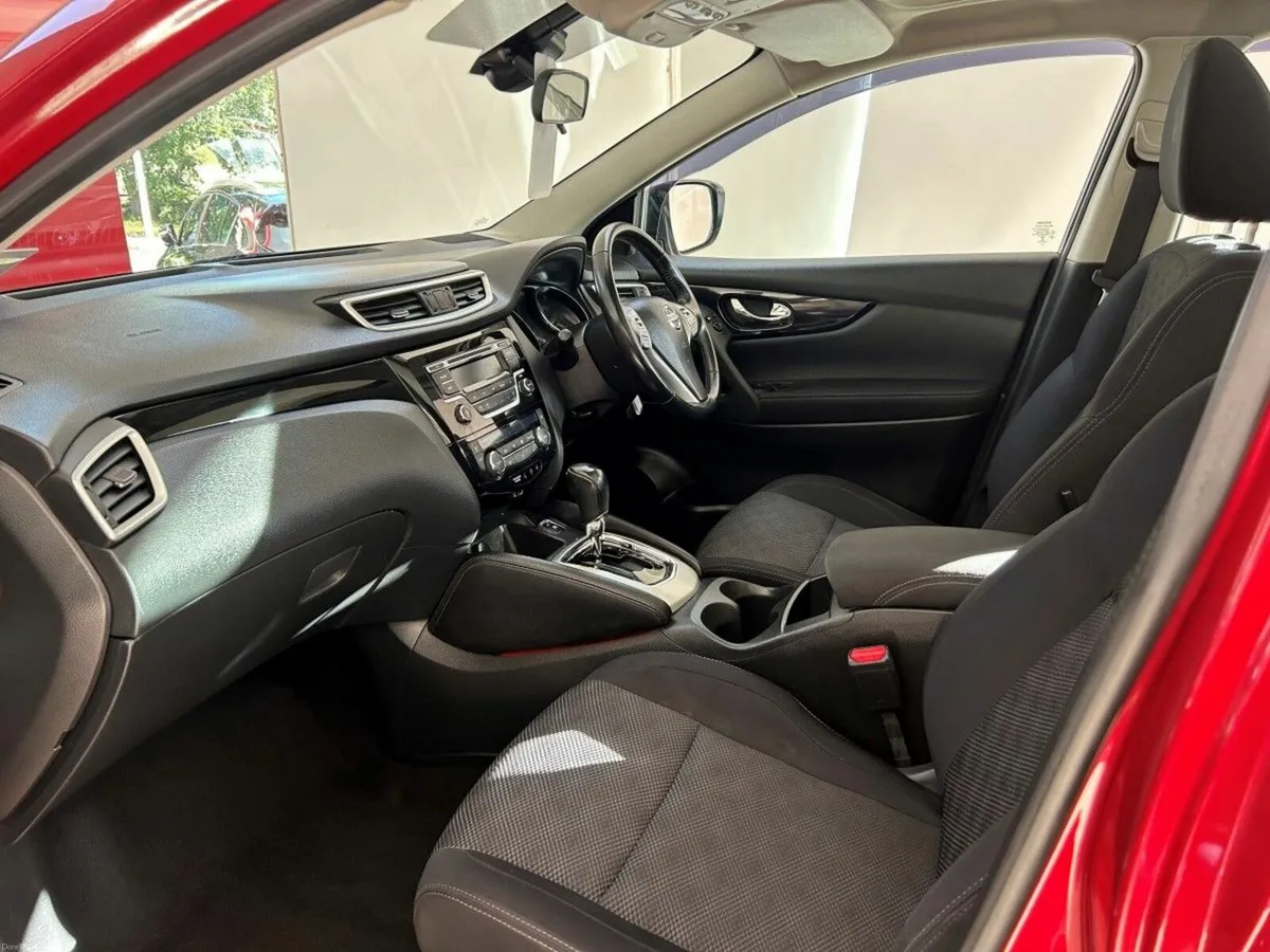 Nissan Qashqai SV 1.2 CVT Auto - Image 5