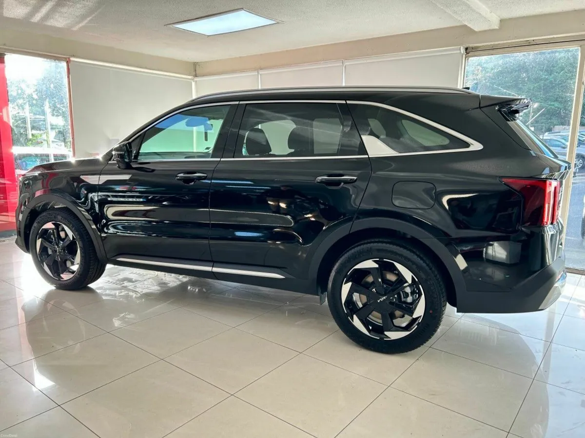 Kia Sorento PHEV 7 Seat - Image 2