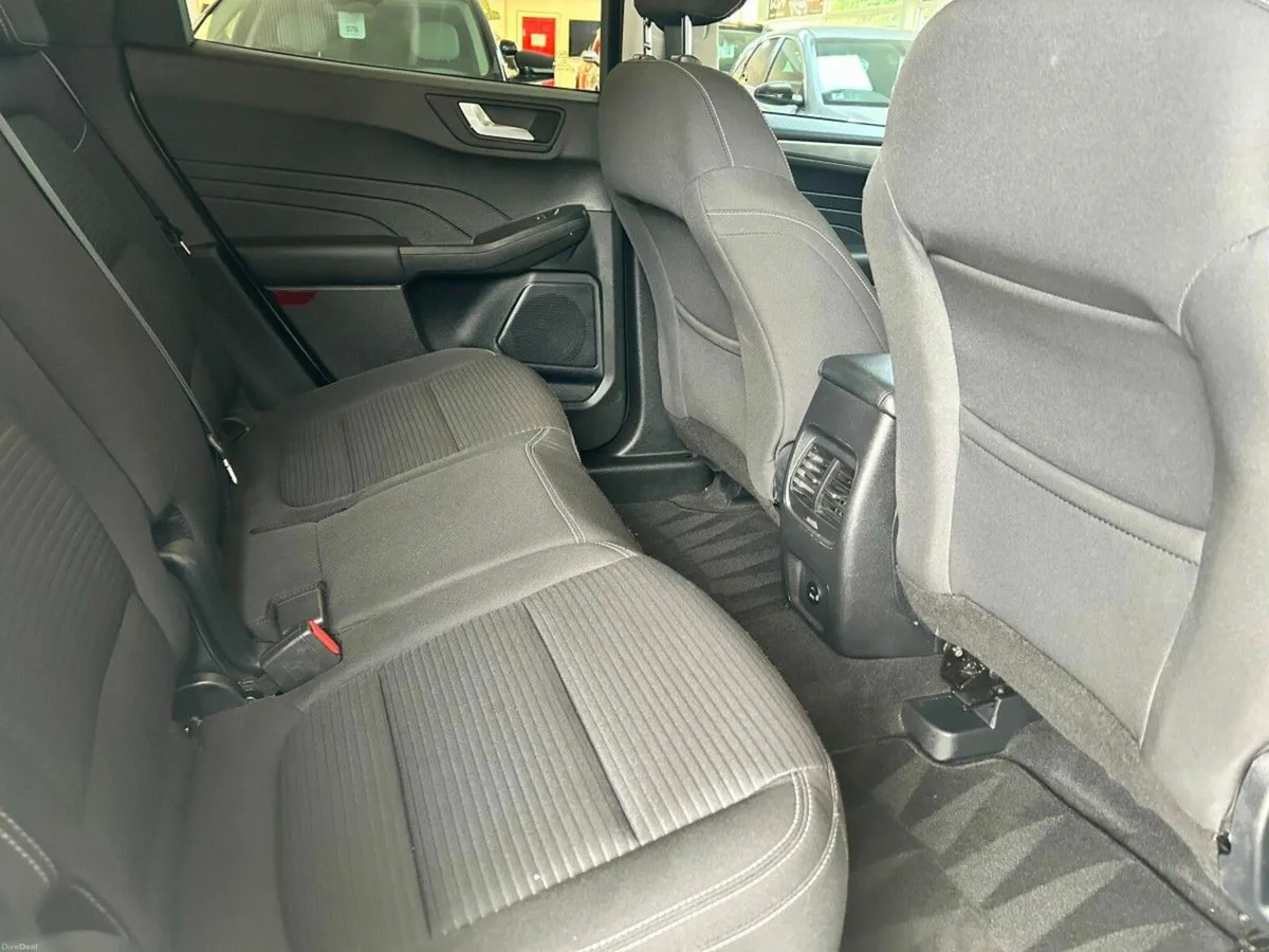 Ford Kuga PHEV Titanium - Image 5