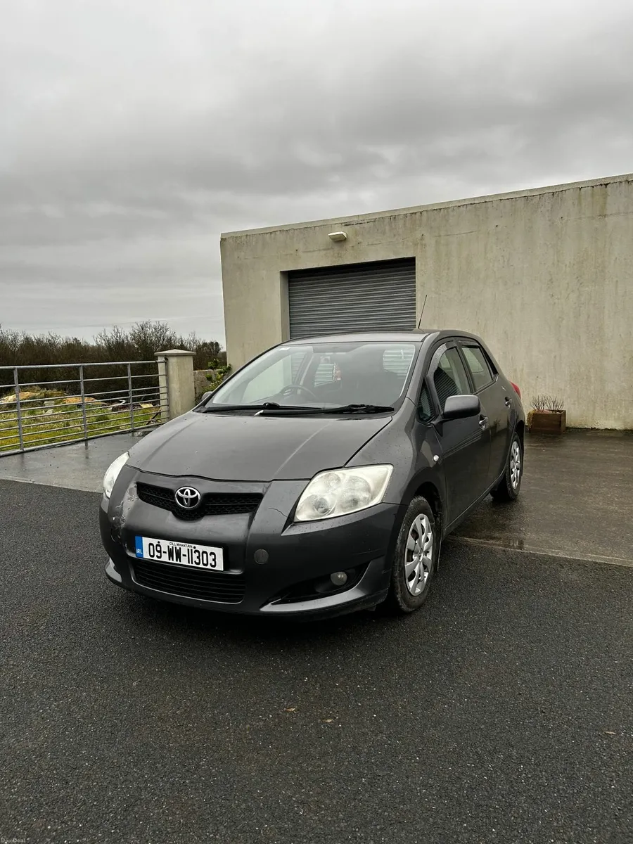 Toyota Auris 2009 - Image 1