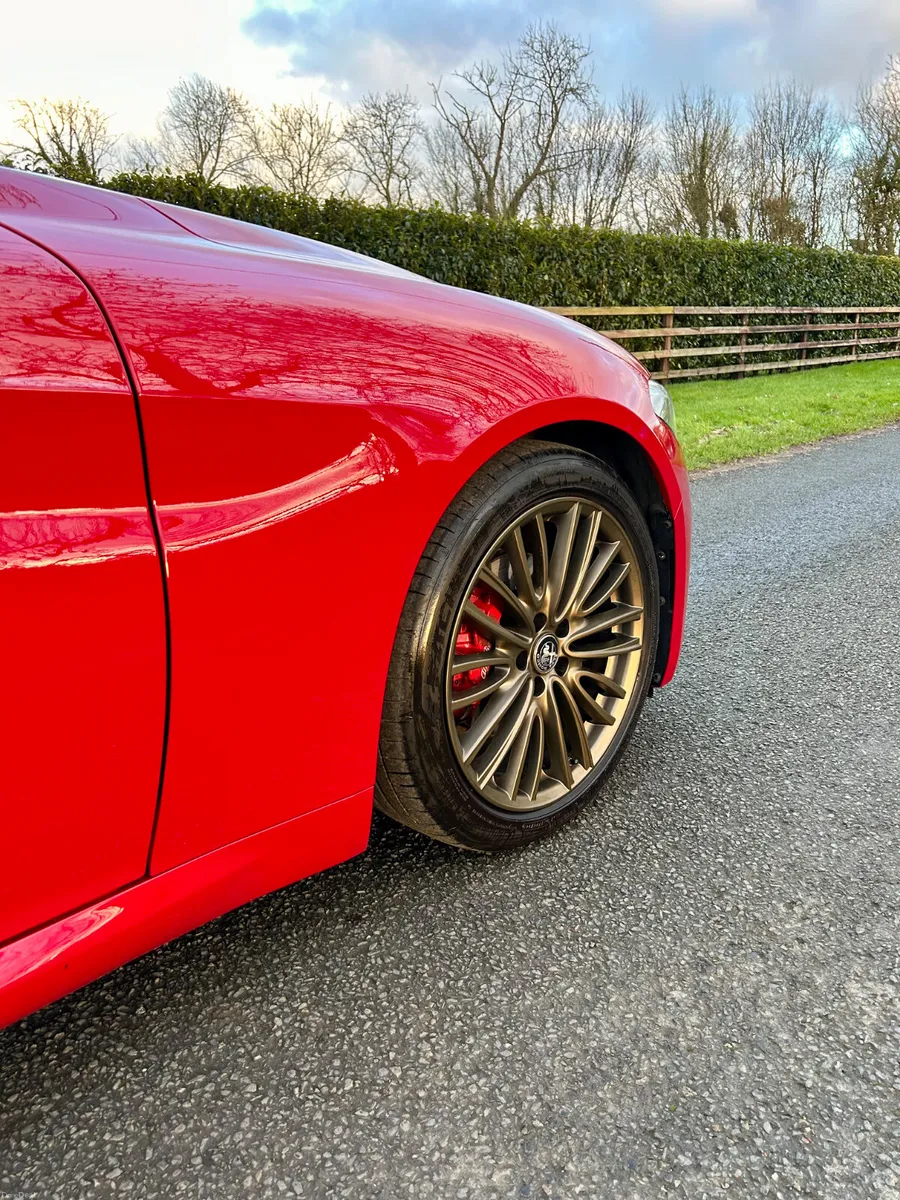Alfa Romeo Giulia 2.0 petrol - Image 3