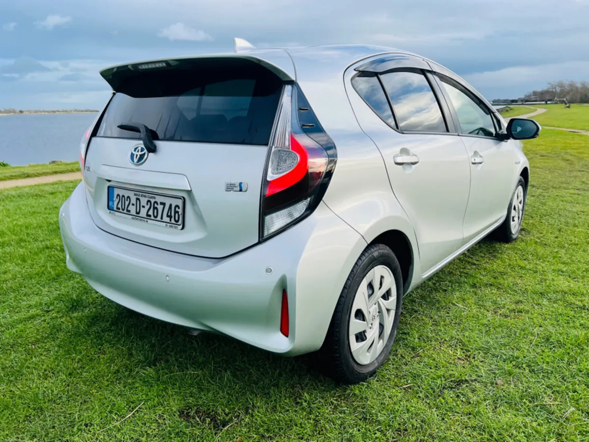 Toyota Aqua 1.5 DAA NHP10 5DR AUTO - Image 4